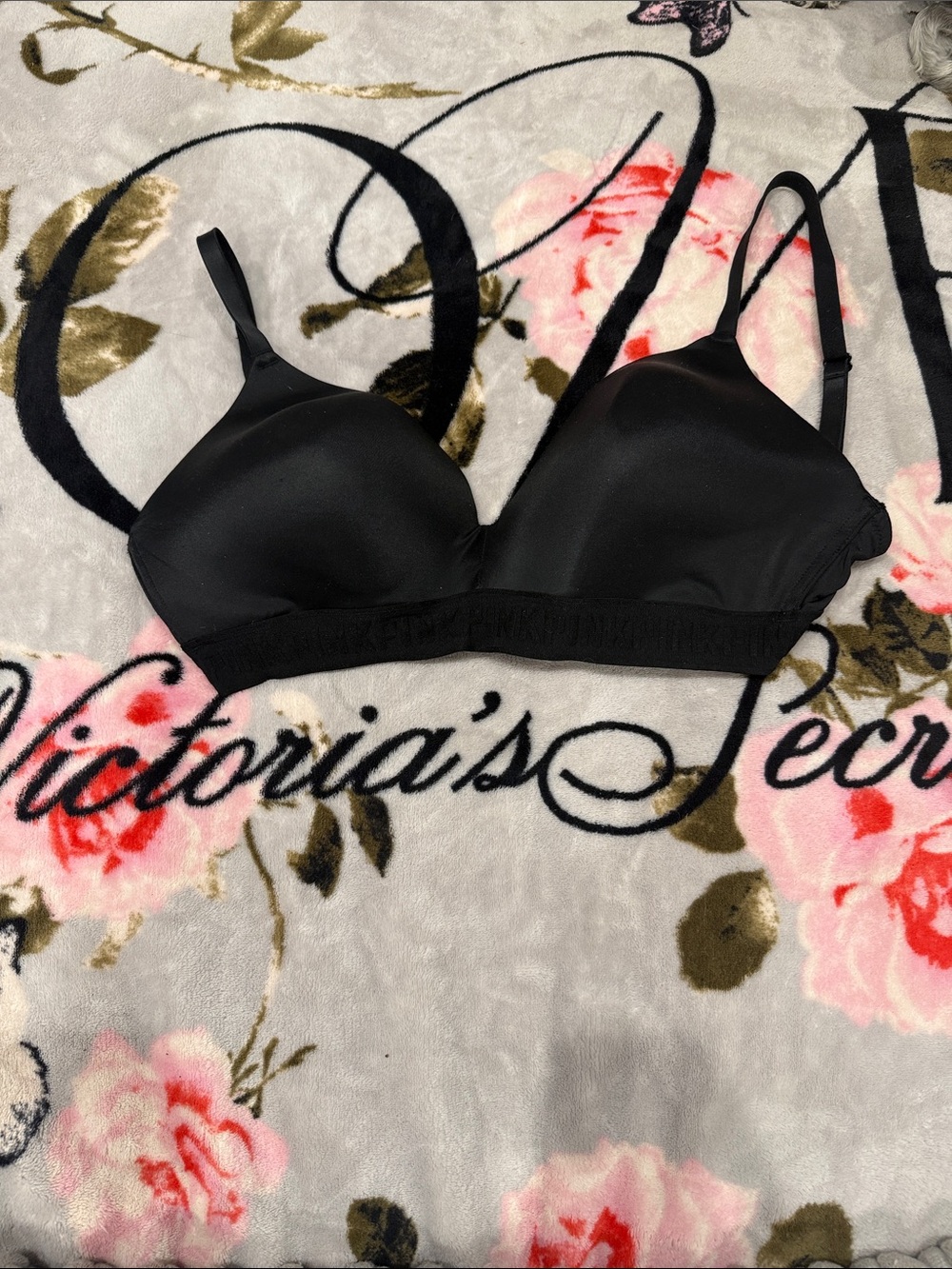 Victoria's Secret Black Wireless Moulded T-Shirt Bra